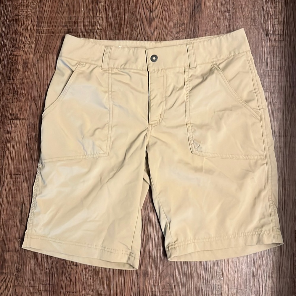 Women’s size 10 cargo
